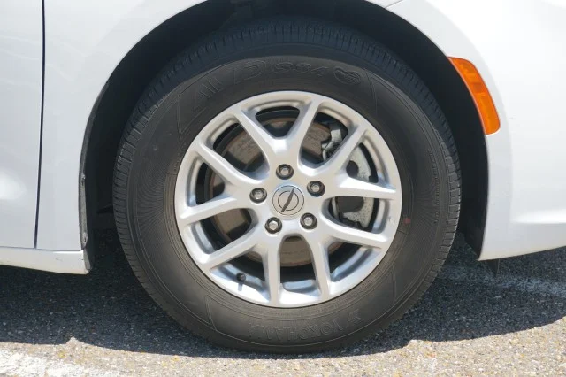 Used 2024 Bright White Clearcoat Chrysler Touring L image 5