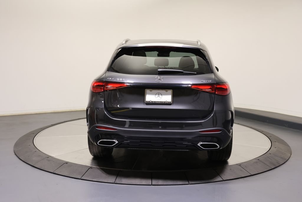 New 2027 Graphite Grey Metallic Mercedes-Benz GLC 300 image 4