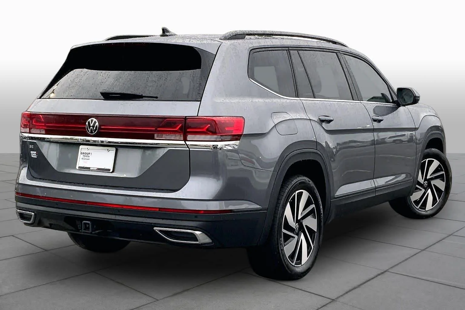 Used 2025 Platinum Gray Metallic Volkswagen 2.0T SE w/Technology image 12