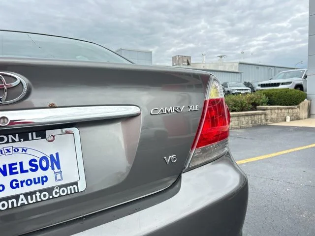 Used 2005 Phantom Gray Pearl Toyota XLE image 5
