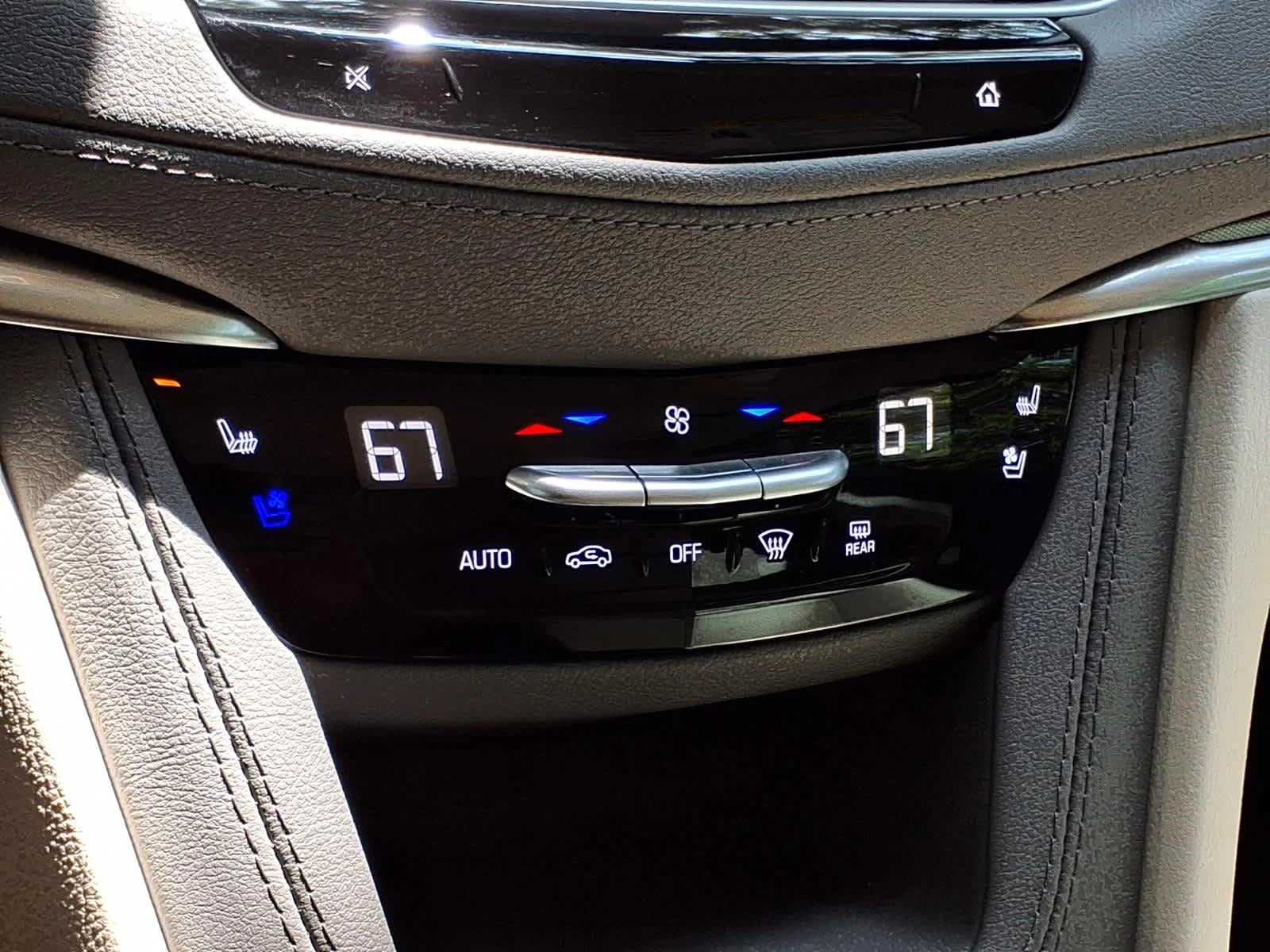 Used 2024 Stellar Black Metallic Cadillac Premium Luxury image 17