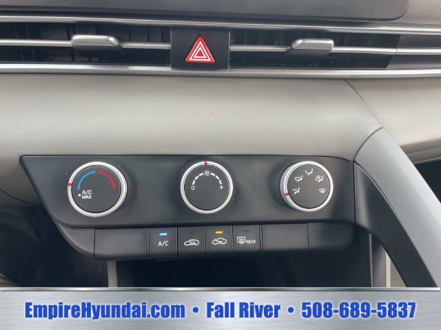 2024 Hyundai Elantra SE - Photo 23