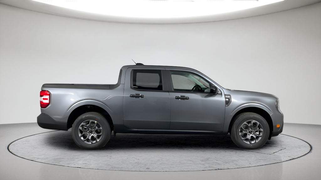 New 2026 Carbonized Gray Metallic Ford XLT image 2