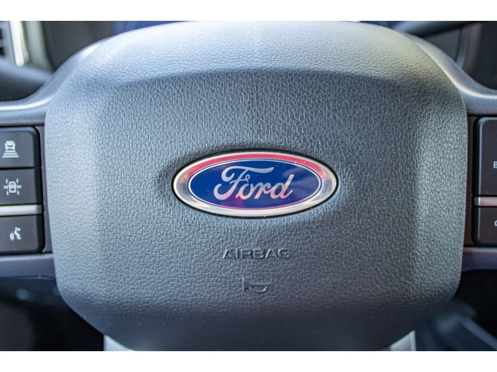 New 2026 Star White Metallic Tri-Coat Ford LARIAT image 44