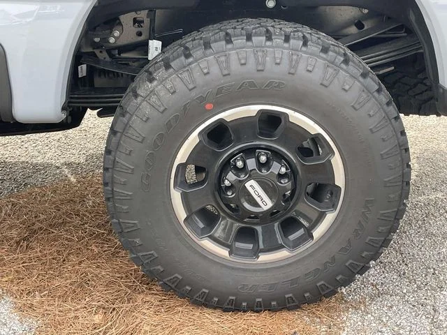 New 2026 Glacier Gray Metallic Tri-Coat Ford F-350® Platinum® image 21