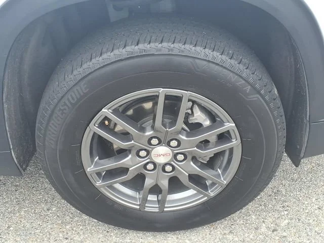 Used 2025 Summit White GMC Elevation image 3