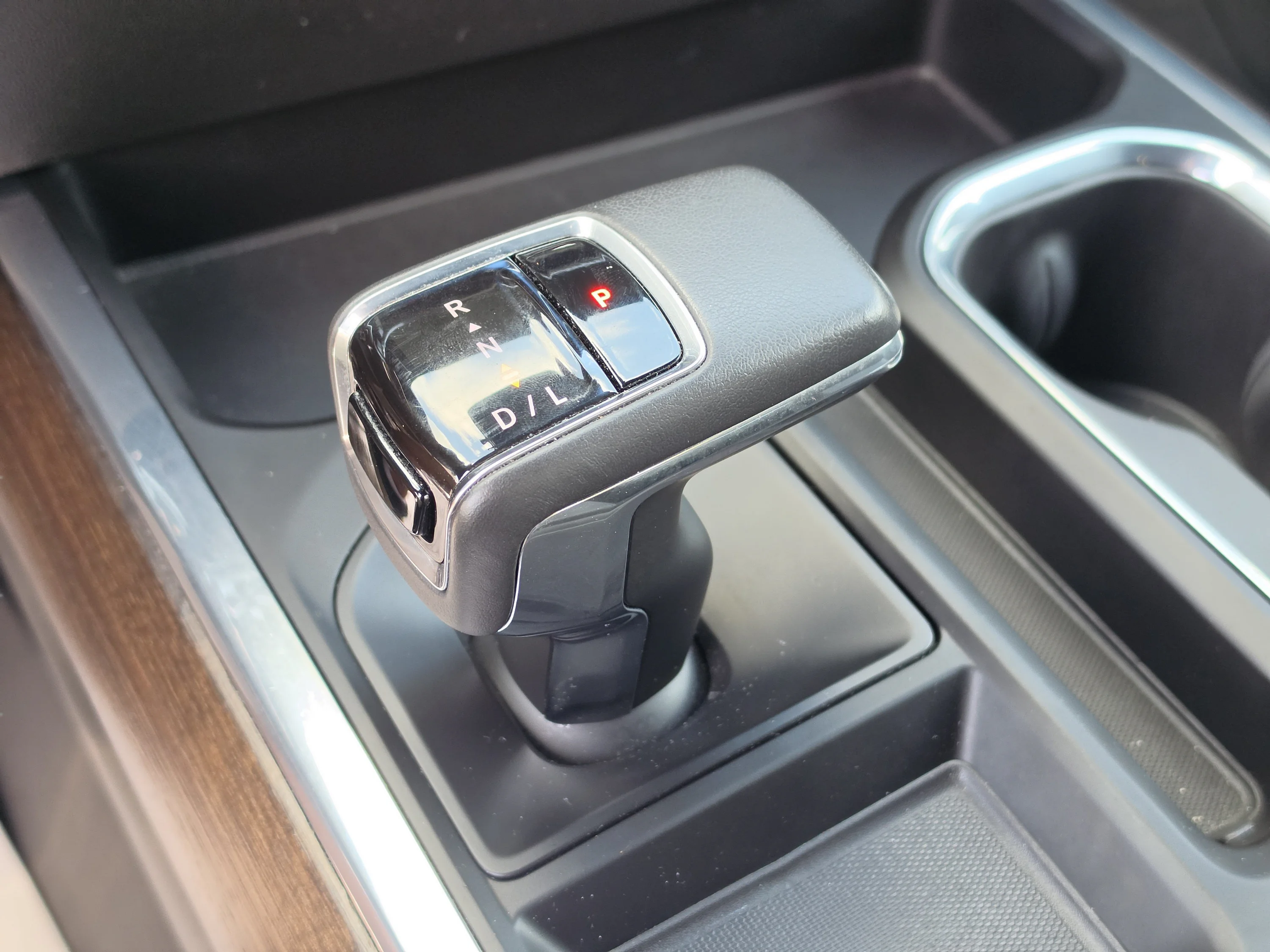 Used 2022 Iridescent Pearl Tricoat Chevrolet High Country image 33