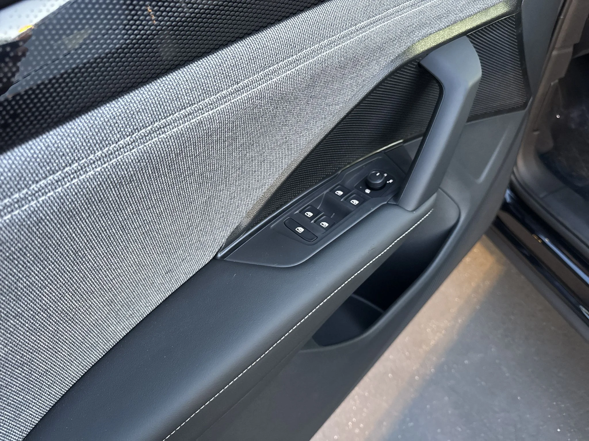 New 2026 Deep Black Pearl Volkswagen S image 15
