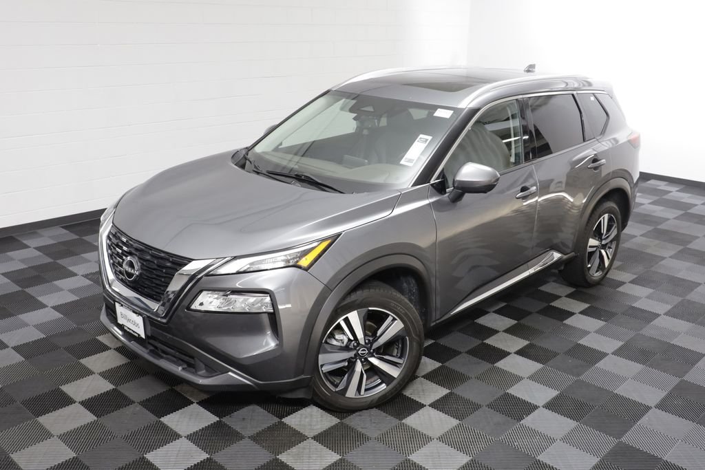 Used 2023 Gun Metallic Nissan SL image 2