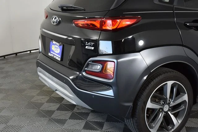 Used 2021 Black Hyundai Ultimate image 10