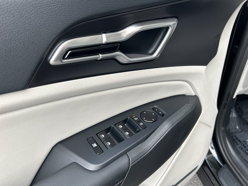 New 2027 Fusion Black Kia EX image 17