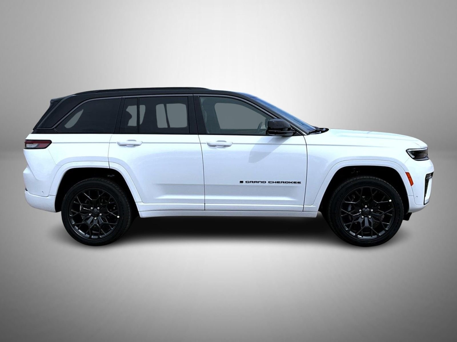 New 2026 Bright White Clear-Coat Exterior Paint Jeep Summit image 4
