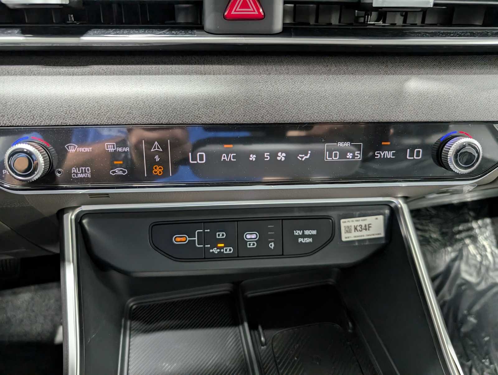 2026 Kia Carnival EX - Photo 27