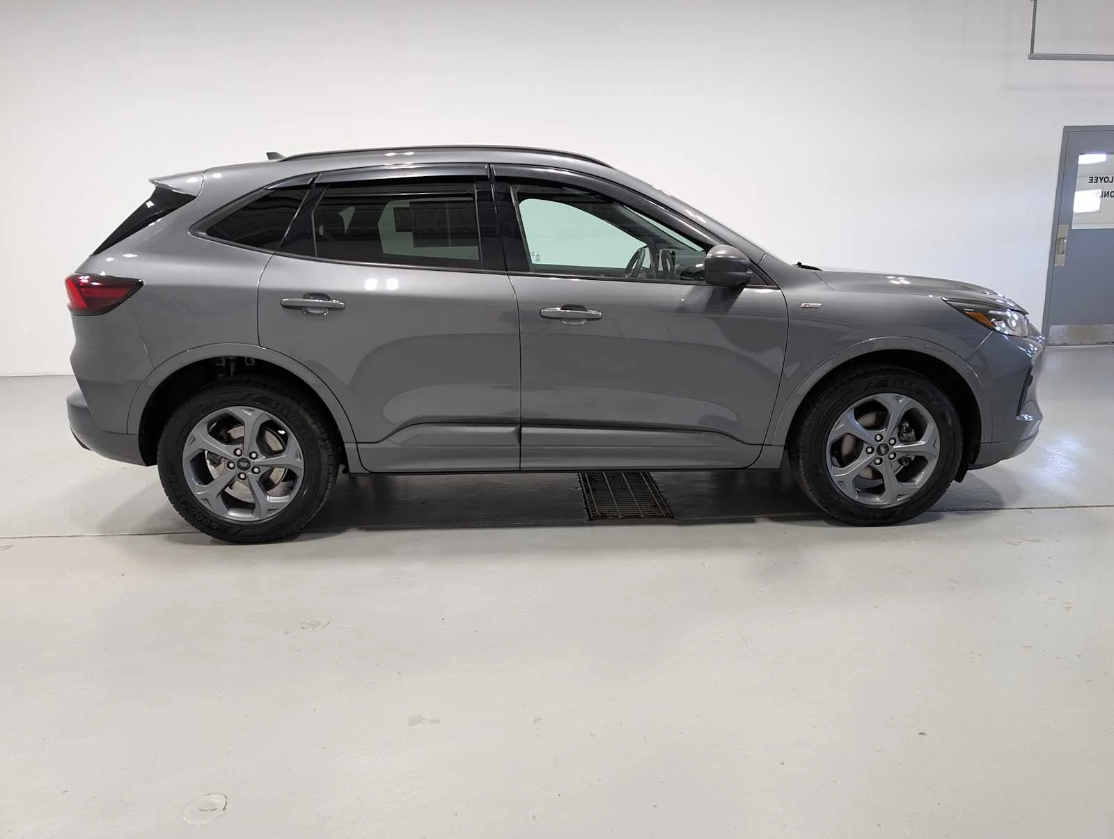 Used 2023 Carbonized Gray Ford ST-Line image 8