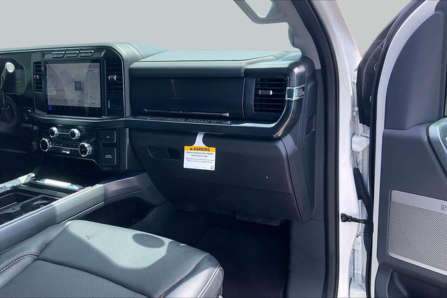 Used 2024 Star White Ford LARIAT image 19