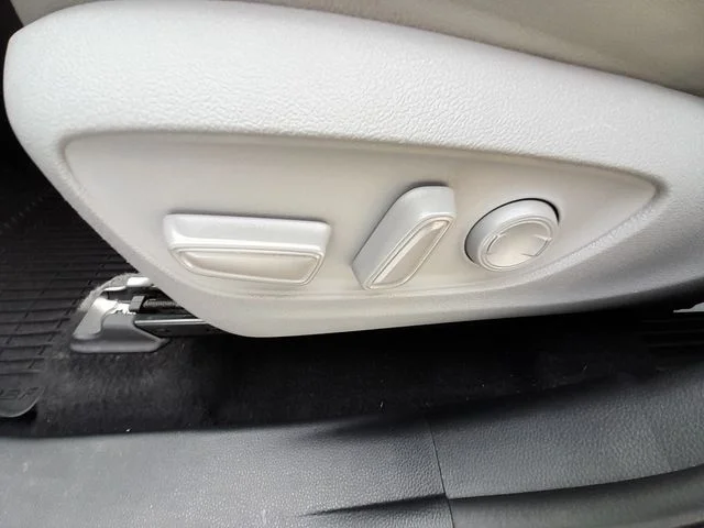 Used 2021  Toyota XLE image 38