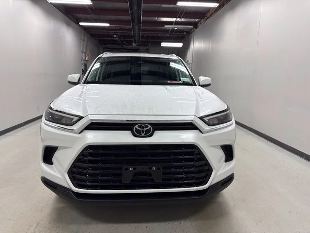 Used 2024 Beige Toyota XLE image 2