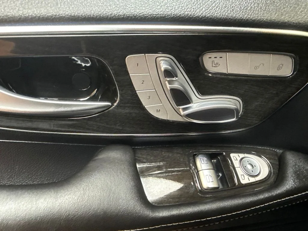 Used 2022  Mercedes-Benz Passenger image 24