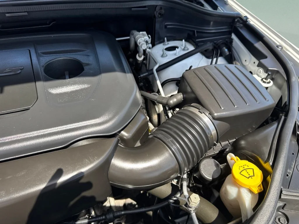 Used 2018 Bright White Clearcoat Jeep Laredo E image 34
