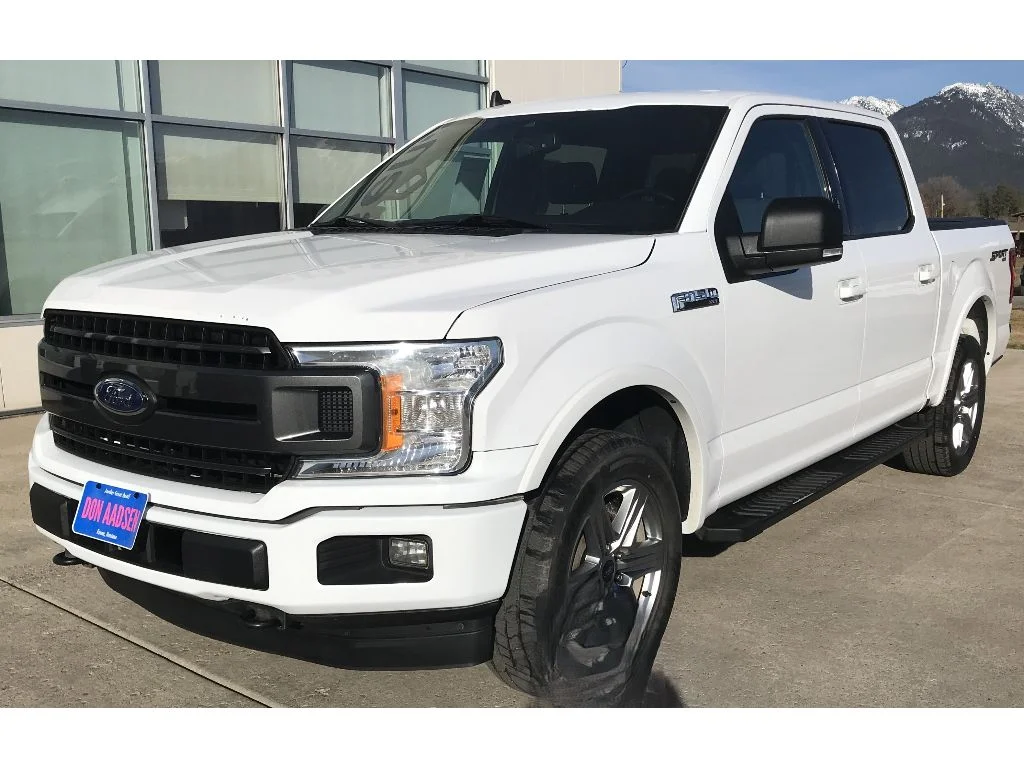 Used 2019 Oxford White Ford XLT image 4