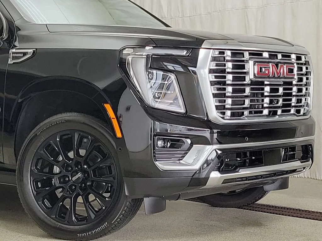 2025 GMC Yukon Denali - Photo 6