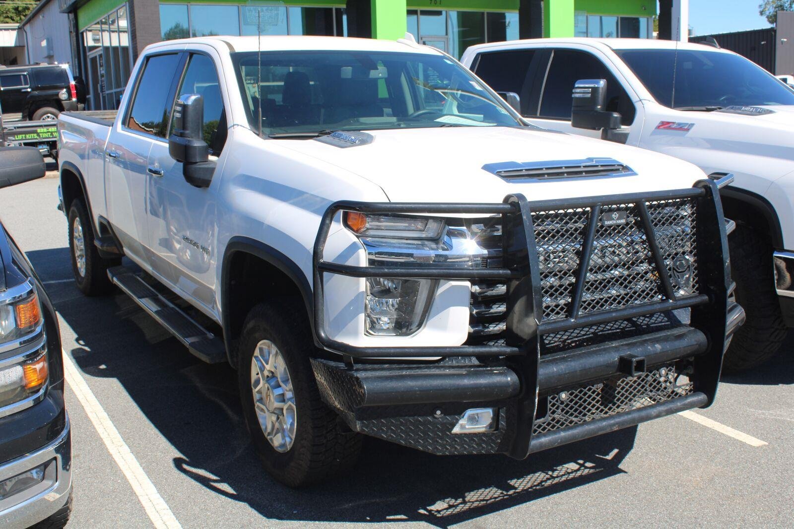 Used 2022 Summit White Chevrolet LTZ image 3