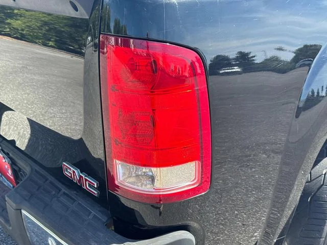Used 2011 Black GMC SLE image 13