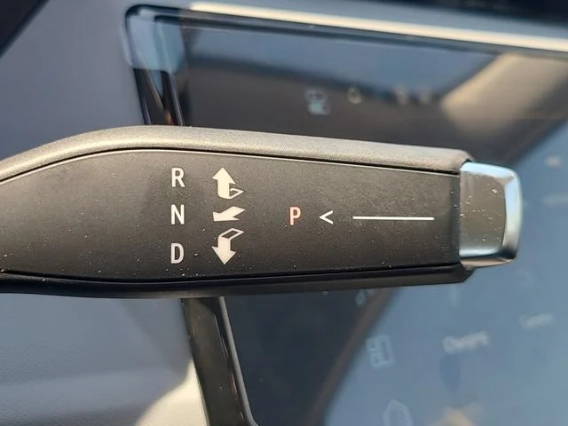 New 2027 Summit White Chevrolet LT image 29