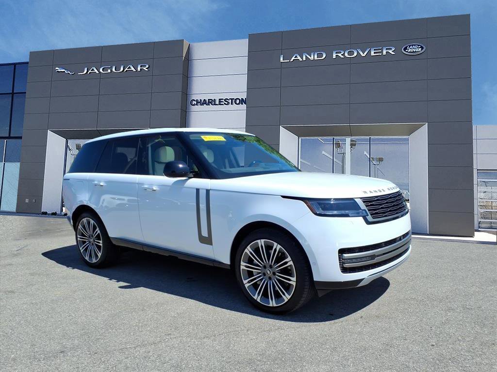 Certified Used 2025 Ostuni Pearl White Premium Metallic Land Rover SE image 7