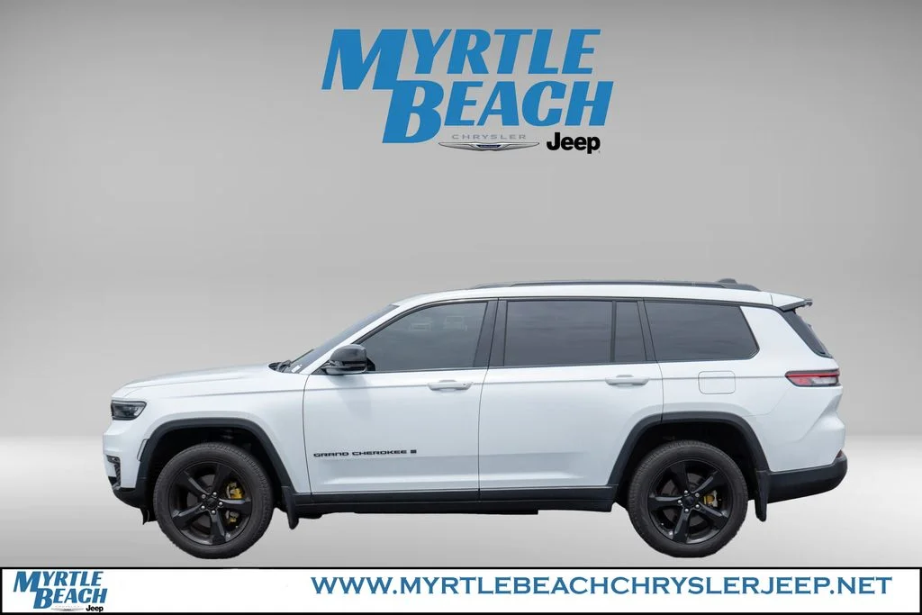 Used 2024 Bright White Clearcoat Jeep Limited image 3