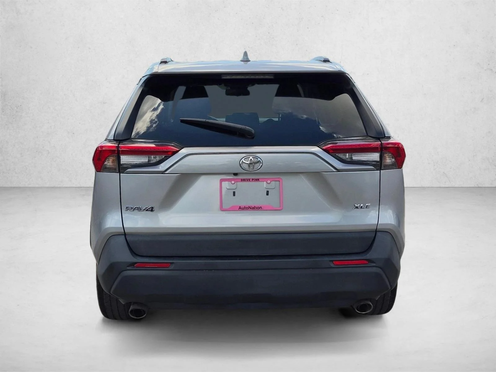 Used 2019 Silver Sky Metallic Toyota XLE image 6