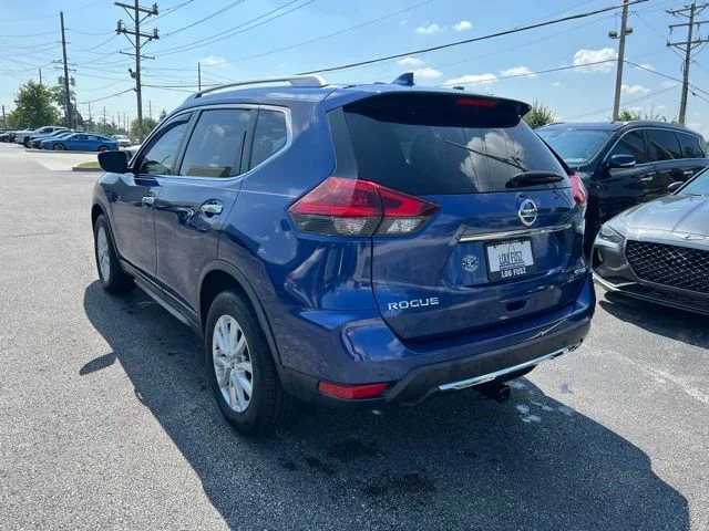 Used 2020 Blue Nissan SV image 4