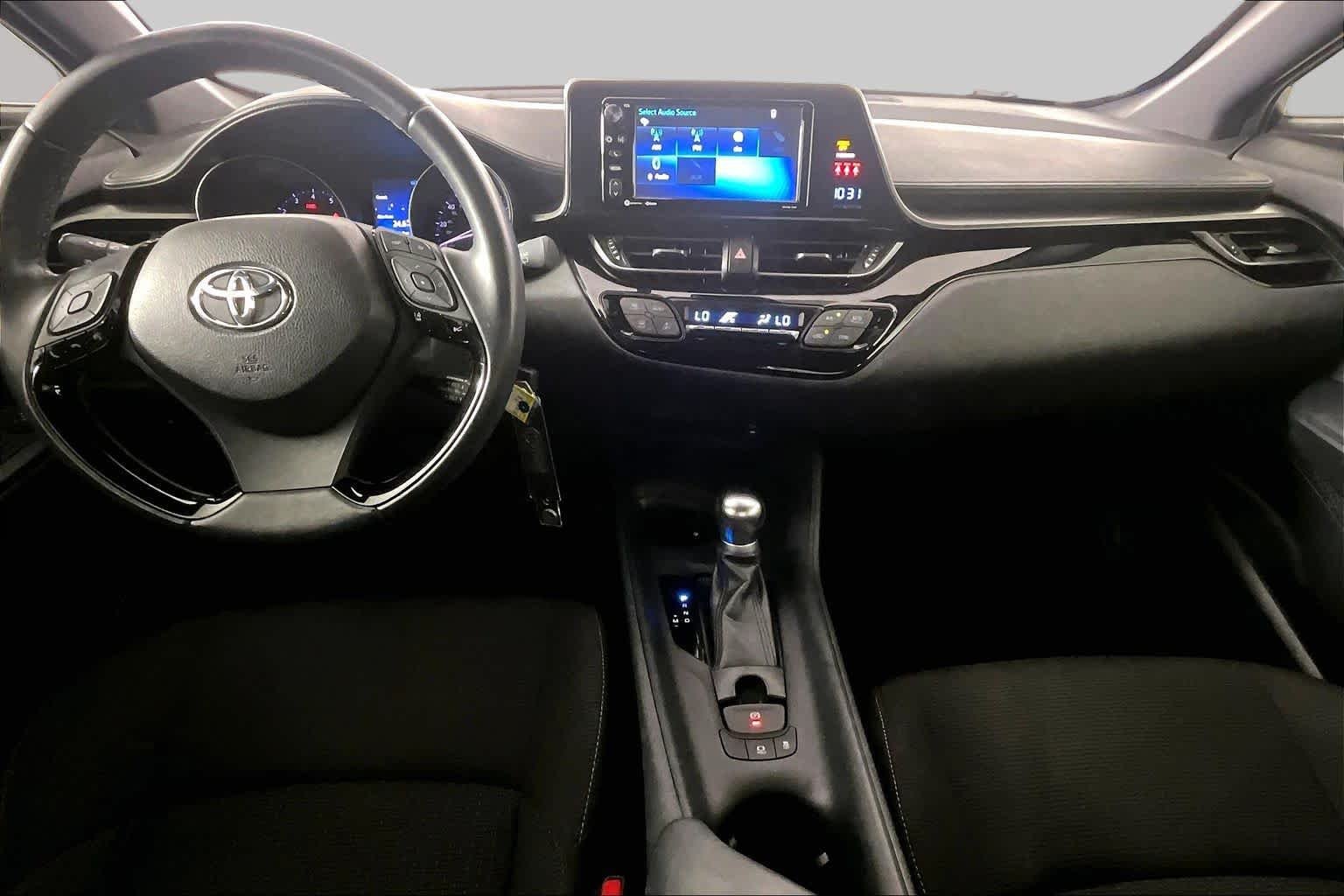 Used 2018 Iceberg/Ruby Flare Pearl Toyota XLE image 14