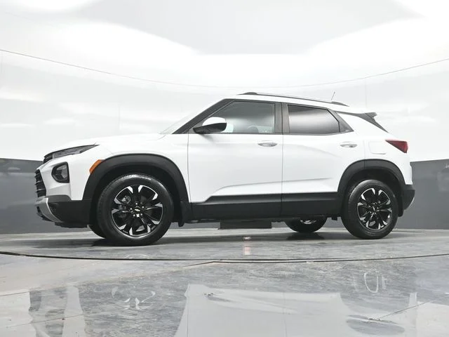 Used 2022 White Chevrolet LT image 21