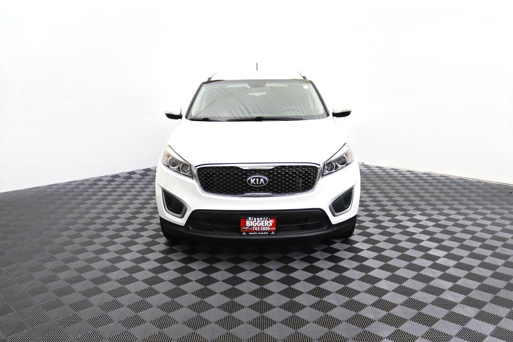 Used 2017 White Kia LX image 2