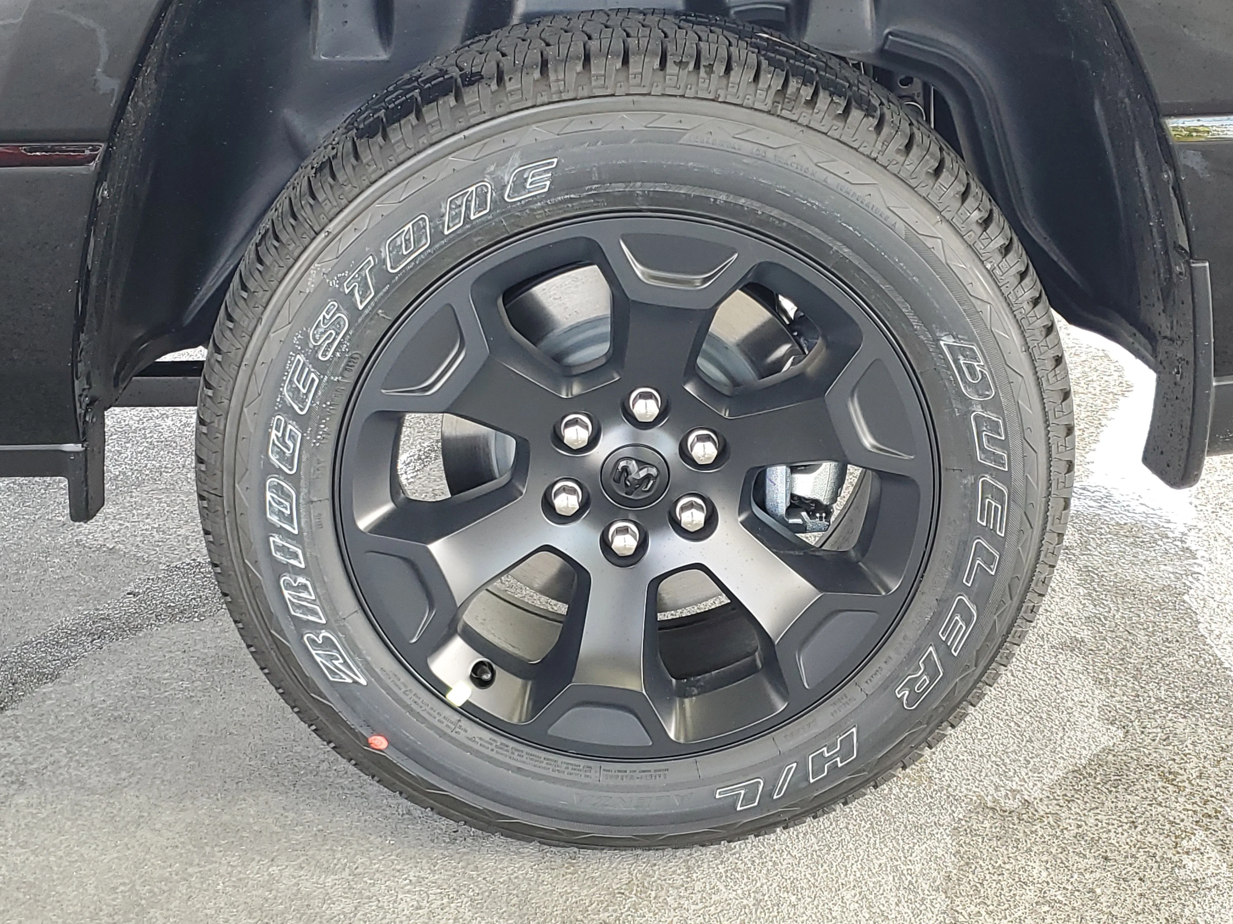 New 2026 Diamond Black Crystal Pearl-Coat Exterior Paint RAM Big Horn image 5
