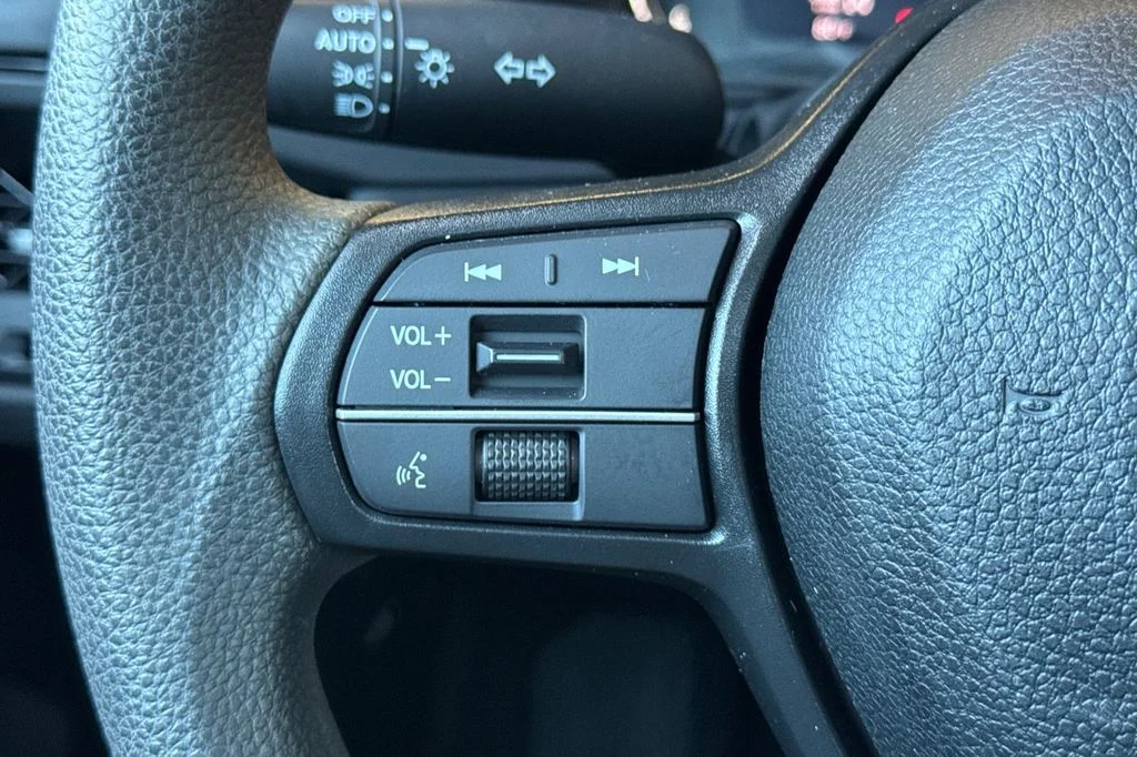 Used 2024  Honda EX image 27