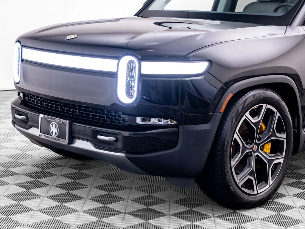 Used 2023  Rivian Adventure image 39