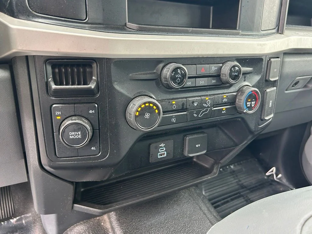 Used 2025 Oxford White Ford XL image 39