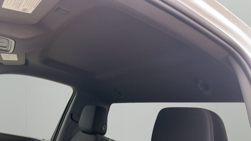 New 2026 Summit White Chevrolet Work Truck image 15