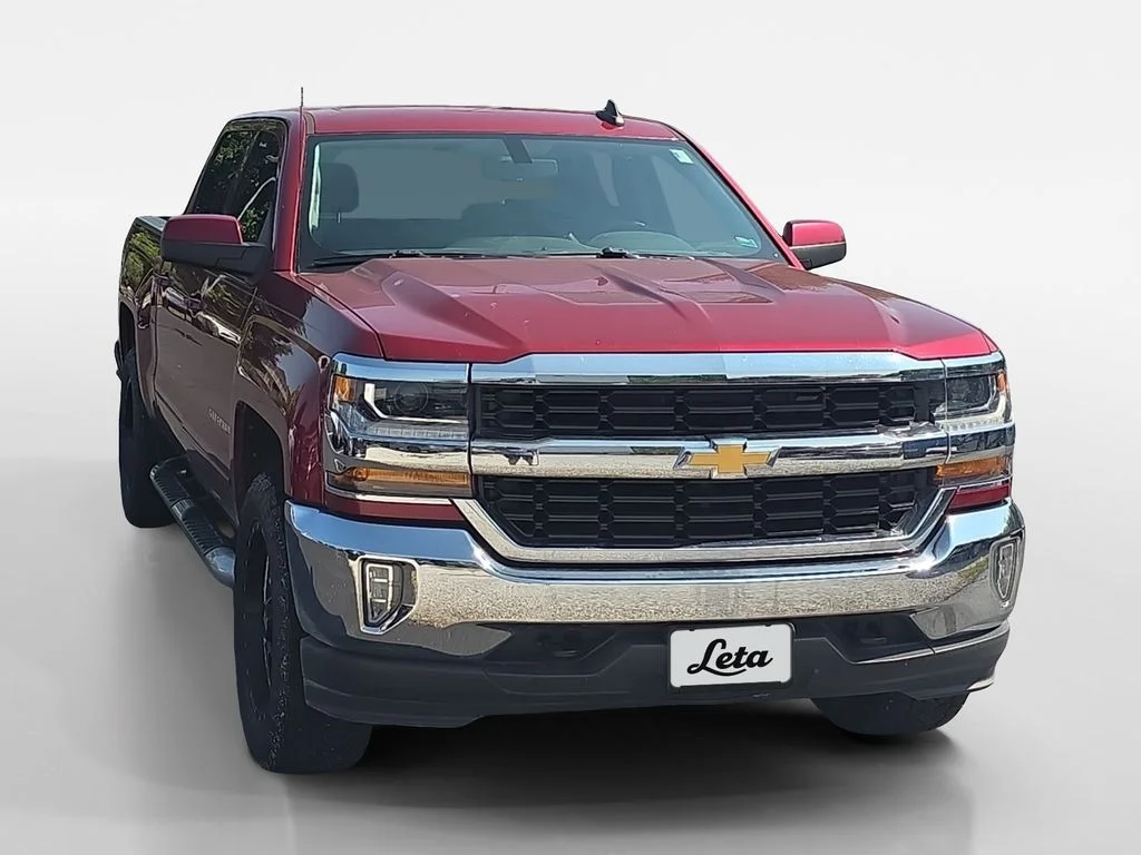 Used 2018 Cajun Red Tintcoat Chevrolet LT image 4