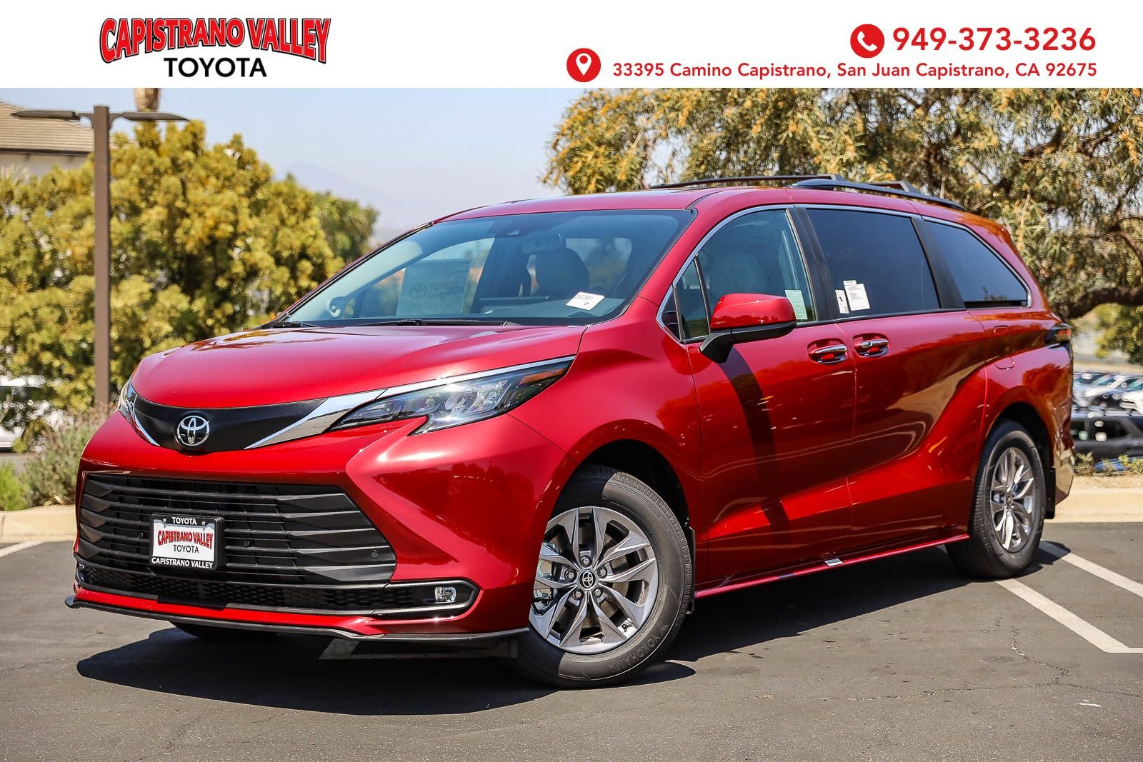 2026 Toyota Sienna XLE 8-Passenger Hybrid FWD's photo