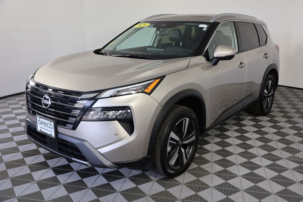 2025 Nissan Rogue SL - Photo 4
