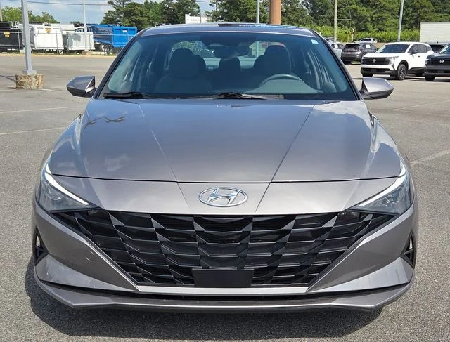 Used 2023 Silver Hyundai SEL image 5
