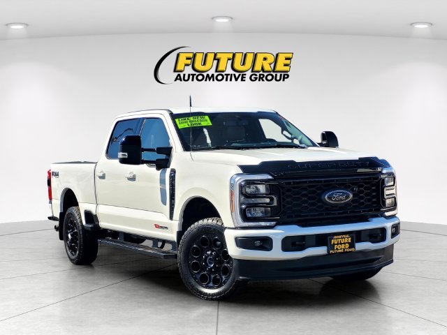Used 2025  Ford Lariat image 1