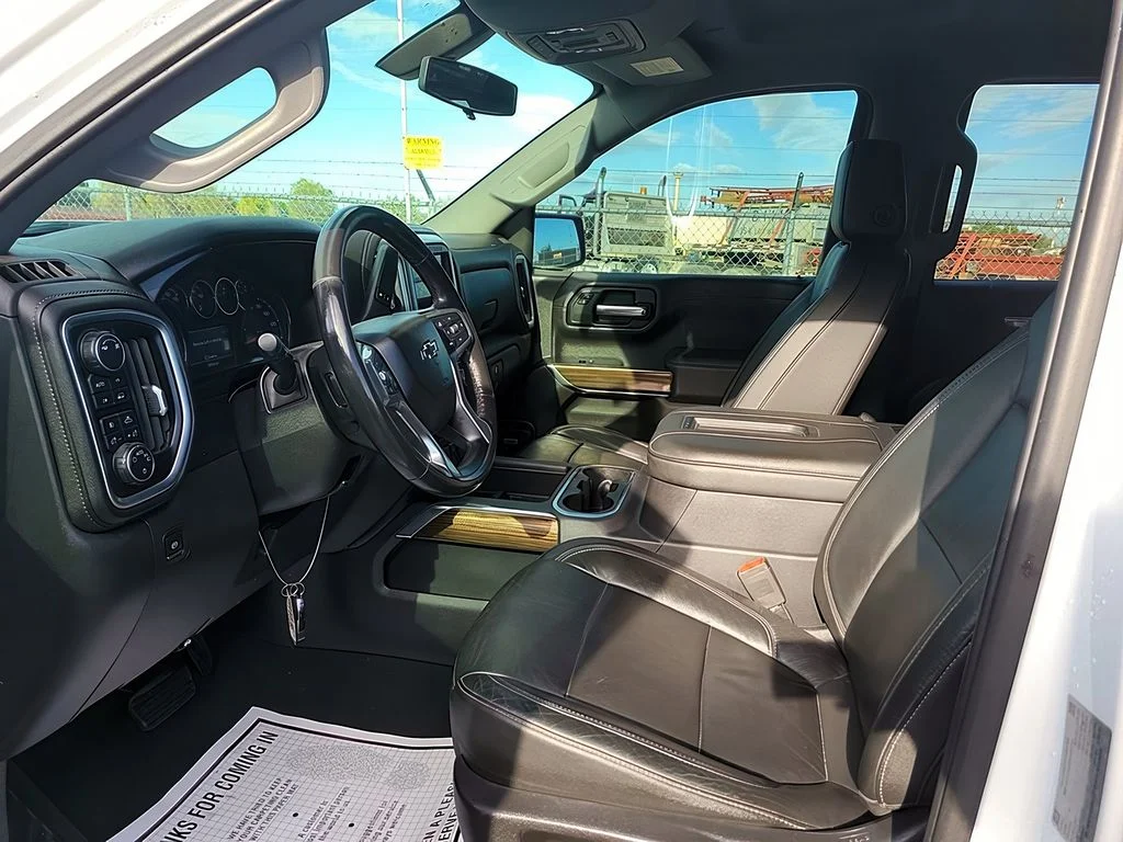 Used 2019 Summit White Chevrolet RST image 6