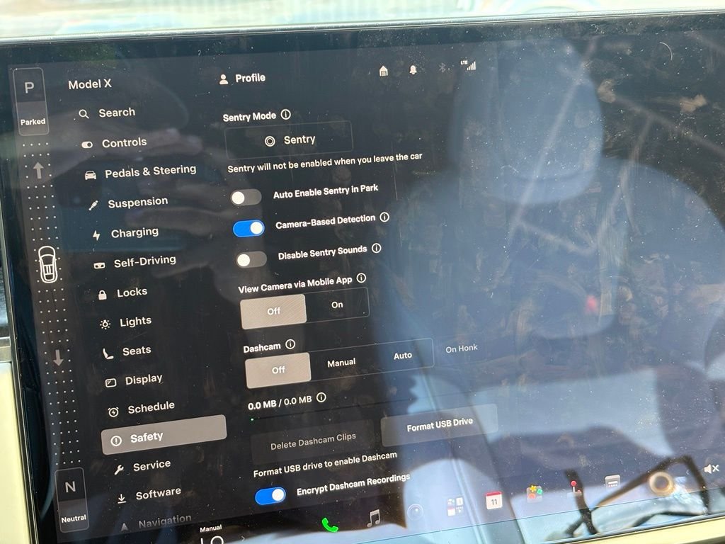 Used 2022  Tesla Plaid image 23