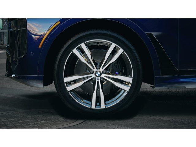 New 2027 Tanzanite Blue II Metallic BMW  image 7