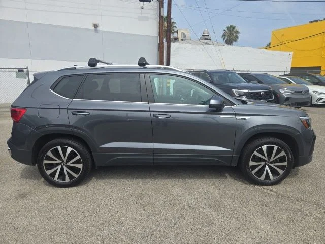 2023 Volkswagen Taos 1.5T SE's photo