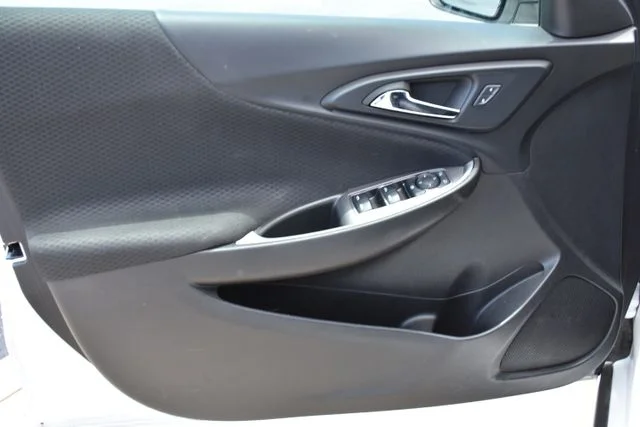 Used 2024 White Chevrolet LT image 9